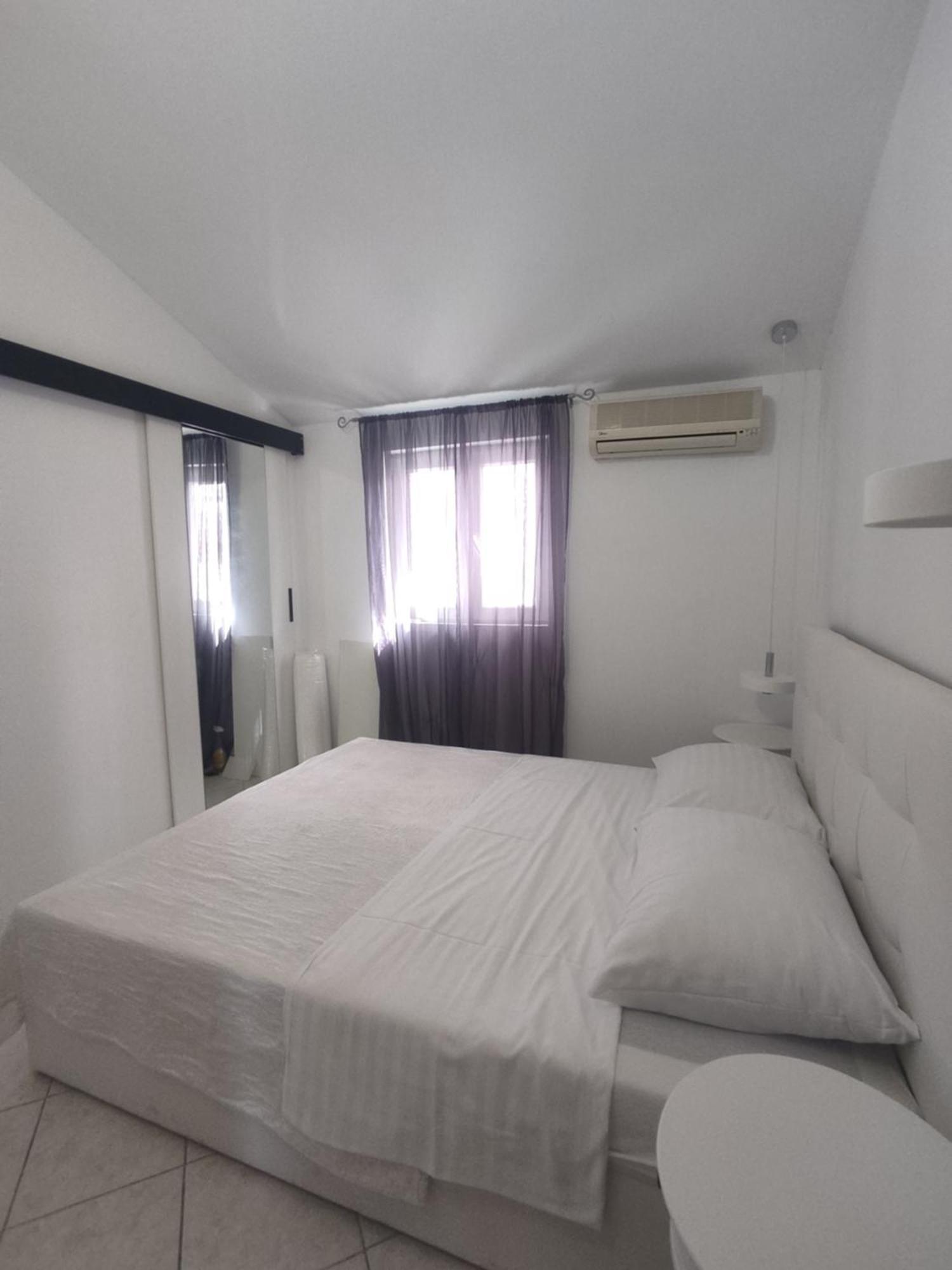 Apartments Villa Dalmatina Vodice Esterno foto