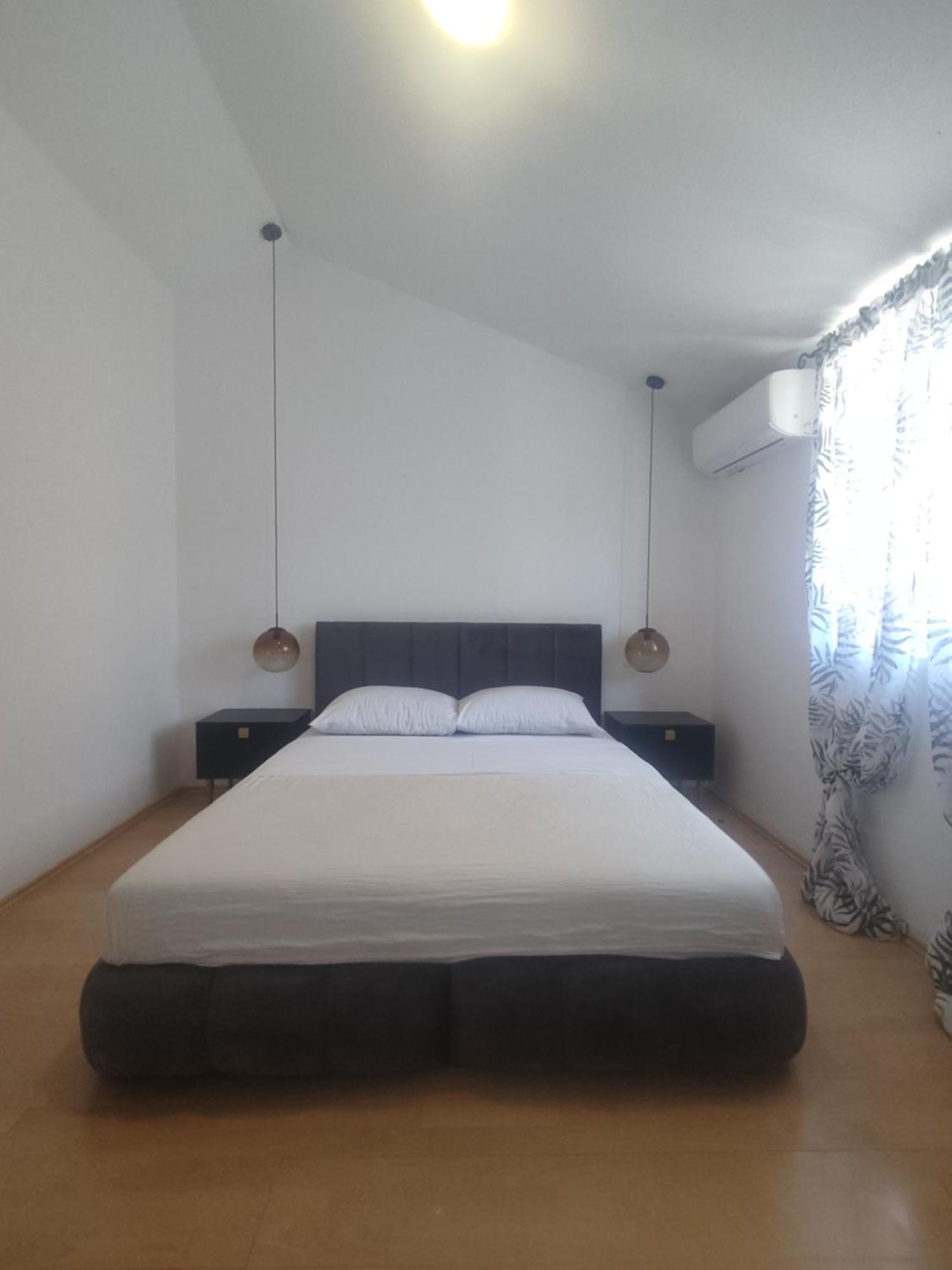 Apartments Villa Dalmatina Vodice Esterno foto