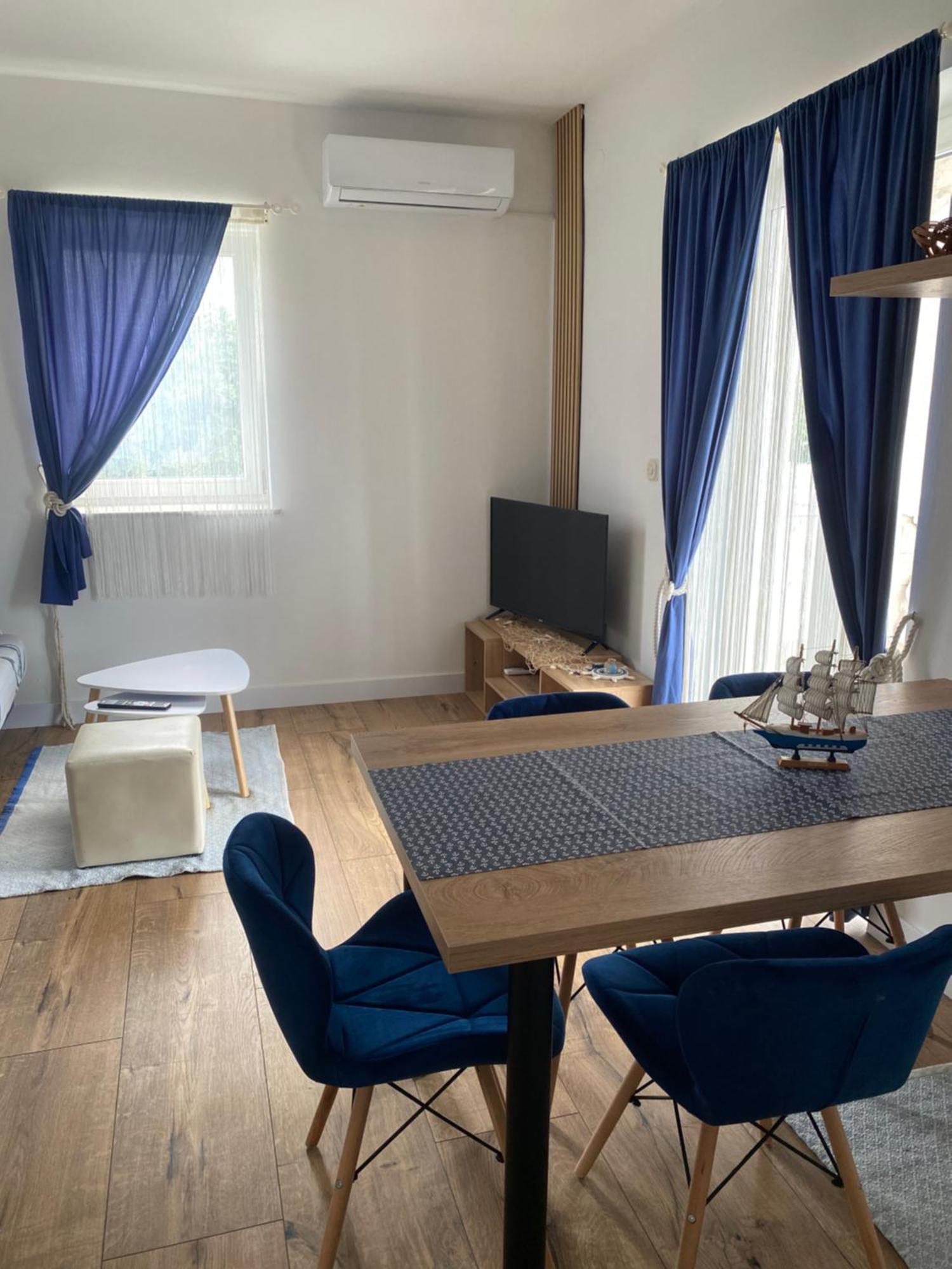 Apartments Villa Dalmatina Vodice Esterno foto