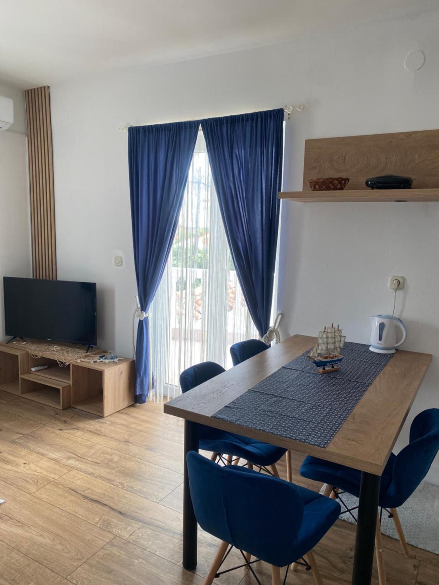 Apartments Villa Dalmatina Vodice Esterno foto