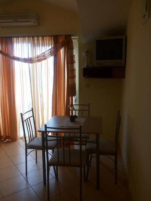 Apartments Villa Dalmatina Vodice Camera foto